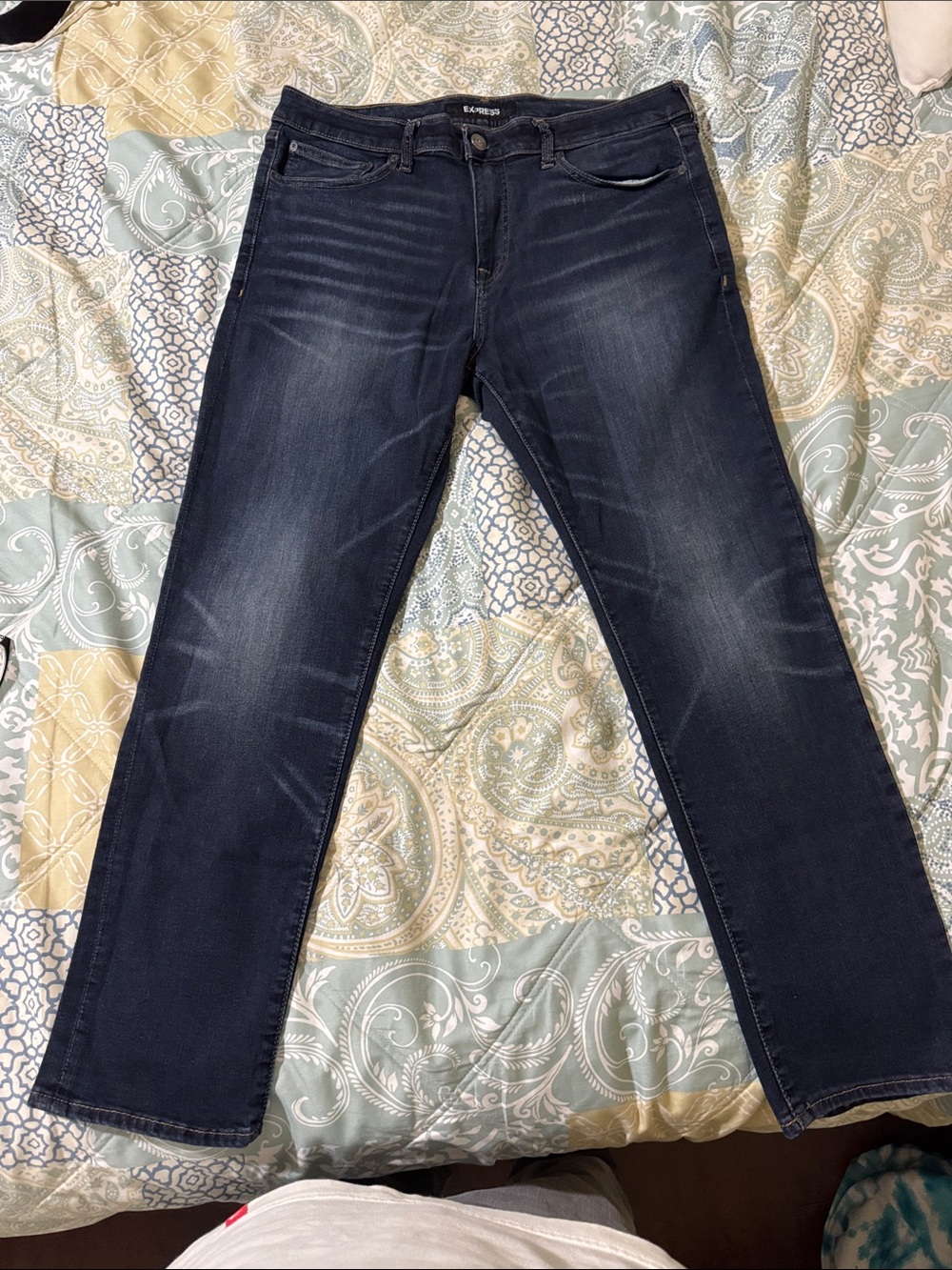 EXPRESS MENS JEANS, Slim Straight Distressed Dark Wash, Hyper Stretch, USED